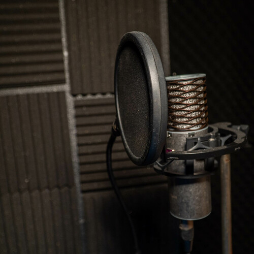 Meg / Female / Adult / American