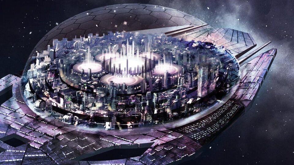 Julia (Luke's partner)